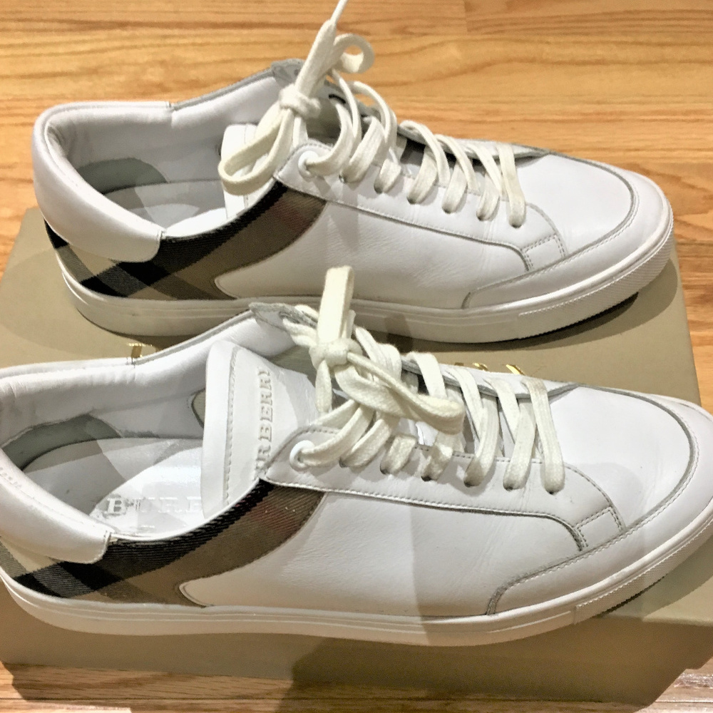 Burberry White Sneakers 9M (42.5) size, almost new